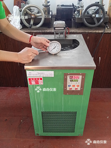 森垚儀表自制液體恒溫油槽.jpg 森垚儀表自制液體恒溫油槽.jpg